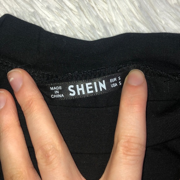 Black crop top - Picture 3 of 3